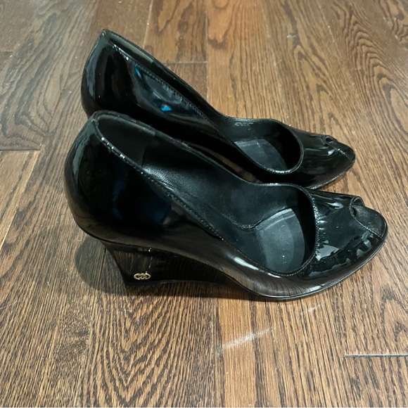 {Gucci} Patent Open Toed Wedges, 6.5 - Picture 3 of 6